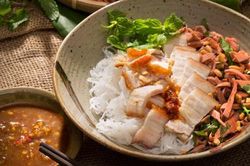 Giản dị mà khó quên như bún mắm nêm mít non