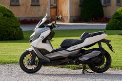 Bảng giá xe máy BMW tháng 12/2020