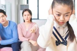 4 dấu hiệu con bước vào giai đoạn nổi loạn và 3 điều cha mẹ tuyệt đối tránh
