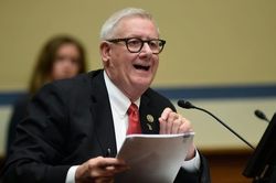 Nghị sĩ rời đảng Cộng hòa vì ông Trump không nhận thua