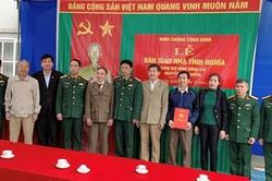 Bàn giao Nhà tình nghĩa tặng thương binh