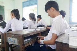 Chính phủ yêu cầu có hướng dẫn sử dụng điện thoại di động cho học sinh trong giờ học