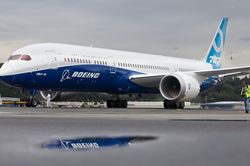Boeing phát hiện lỗi ở phần thân máy bay 737 Dreamliner