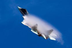 Nga tiếp tục cải tiến tiêm kích tàng hình Su-57