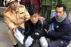 Buổi đầu ra quân, CSGT phát hiện đối tượng vận chuyển 4 bánh heroin
