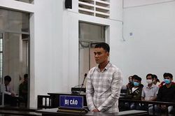 Cầm dao sang… bênh người!