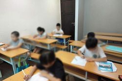 Học sinh không đi học thêm và nỗi lo con bị giáo viên 'trù dập' của phụ huynh