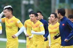 Tuyển Việt Nam đấu U22: Chờ 'gà nhà đá nhau'