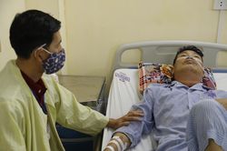 Ghép nối ruột tái tạo đường ăn cho người bệnh ung thư thanh quản