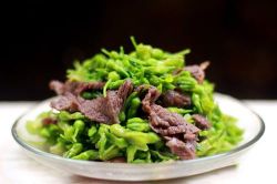Thịt bò xào hoa thiên lý ngon ngọt, bổ dưỡng cho bữa cơm gia đình