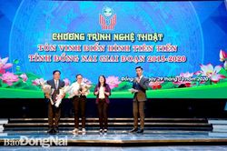 Ông giám đốc cả đời học Bác