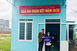 Trao nhà 'Đại đoàn kết' cho hộ nghèo ở Ayun Pa
