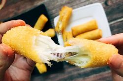 Nem hải sản phô mai