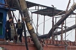 Trắng đêm truy bắt những kẻ rút ruột sông Hồng