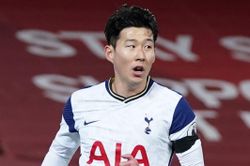 Son Heung-min ghi bàn thắng gây tranh cãi