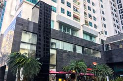 Thiếu niên rơi từ tầng 26 chung cư Golden Land