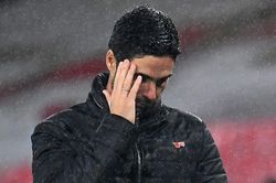 5 HLV thất nghiệp sẵn sàng giải cứu Arsenal