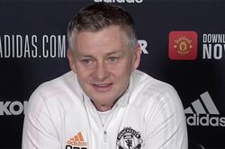 Tin bóng đá MU 17/12: MU săn 'kỷ lục gia' của Bayern. Mourinho trách móc MU
