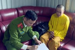 Bắt quả tang đối tượng giả tu sĩ lừa đảo