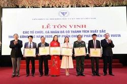 Vinh danh 30 cá nhân, tổ chức có thành tích xuất sắc năm 2020 của Liên hiệp Hội Việt Nam