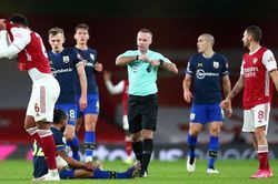 Thất bại trước Southampton, Aubameyang chỉ trích đồng đội thậm tệ
