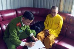 Giả danh tu sĩ đánh tráo 49 triệu đồng bằng tiền vàng mã