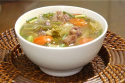 Món ngon mỗi ngày: Canh dưa chua thịt bò nóng hổi, thơm ngon