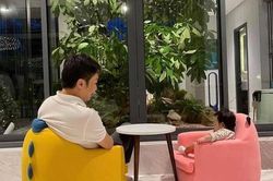 Khoảnh khắc ngộ nghĩnh khi Cường Đô La ngồi 'đàm đạo' với con gái như hai người trưởng thành