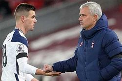 Mourinho tiếp tục 'gây war' với Klopp