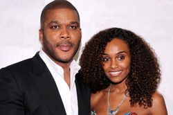 Tyler Perry chia tay bạn gái 13 năm