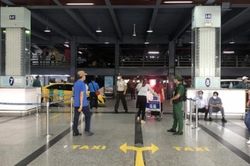 3 hành khách bị cấm bay vì hút thuốc, trộm cắp và gây rối