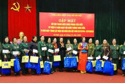 Gặp mặt 55 đại biểu nữ cựu thanh niên xung phong Thủ đô tiêu biểu