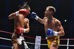 Trận đấu võ điên rồ nhất: Ba phút 3 cú knock-out hạ gục đối thủ mãn nhãn?