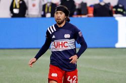 Chuyển nhượng V.League: Lee Nguyễn nhận gần 1 tỷ đồng/tháng tại TP.HCM