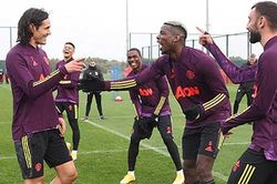 Cavani sẽ chơi trận M.U tiếp Leeds ở Old Trafford