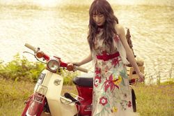 Hòa Minzy bất ngờ tung bản ballad đầy ấm áp tặng fan nhân dịp Giáng sinh ùa về