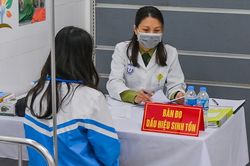 Sức khỏe 3 tình nguyện viên sau 72 giờ tiêm vaccine Covid-19