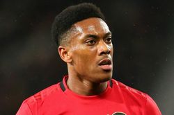 Pha kiến tạo của Pogba mở ra bước ngoặt cho Martial