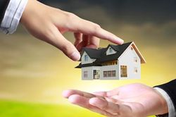 Dốc vốn mua chung nhà đất không đứng tên sổ đỏ, bị 'lật kèo' tay trắng