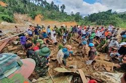 Khúc ruột miền Trung, một năm tang thương khổ đau vì thiên tai