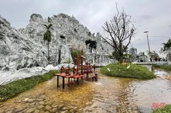 Chiêm ngưỡng hang đá Bê-lem 'khổng lồ' từ hàng ngàn cây tre ở Hà Tĩnh