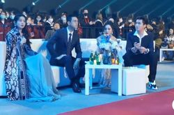 Nổi tiếng là cư xử khéo léo, cớ sao Dương Mịch lại bơ đẹp Triệu Lệ Dĩnh thế này?