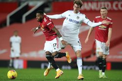 Bielsa: 'Leeds sẽ không từ bỏ lối chơi tấn công'