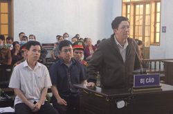 Tham ô tài sản, nguyên chủ tịch UBND huyện lĩnh 15 năm tù