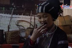 Độc đáo tục nhuộm răng đen của phụ nữ dân tộc Lự ở Lai Châu