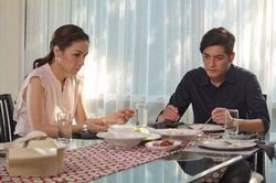 Thấy vợ chuẩn bị đi làm, chồng tôi cười khẩy rồi vứt lên bàn 50 triệu cùng câu tuyên bố gây sốc