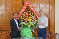 Phó Chủ tịch Thường trực UBND tỉnh Gia Lai Đỗ Tiến Đông thăm, tặng quà nhân dịp Giáng sinh