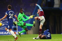 Chelsea đẩy Tottenham xuống vị trí thứ 6