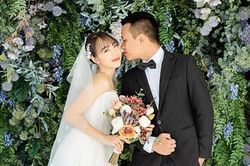 Đôi tình nhân yêu và cưới từ chốt kiểm dịch