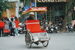 Noel trầm lắng vì vắng khách Tây